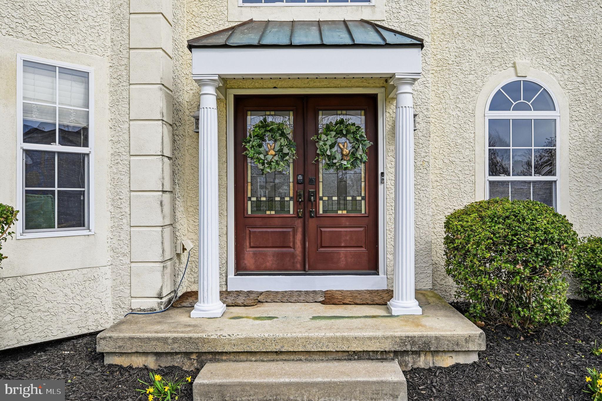 17 Polo Run Mickleton, NJ 08056 - Photo 10 of 66 Welcoming entrance with festive charm.