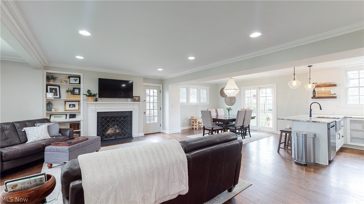3359 Elsmere Road Cleveland, OH 44120 - Photo 4 of 27