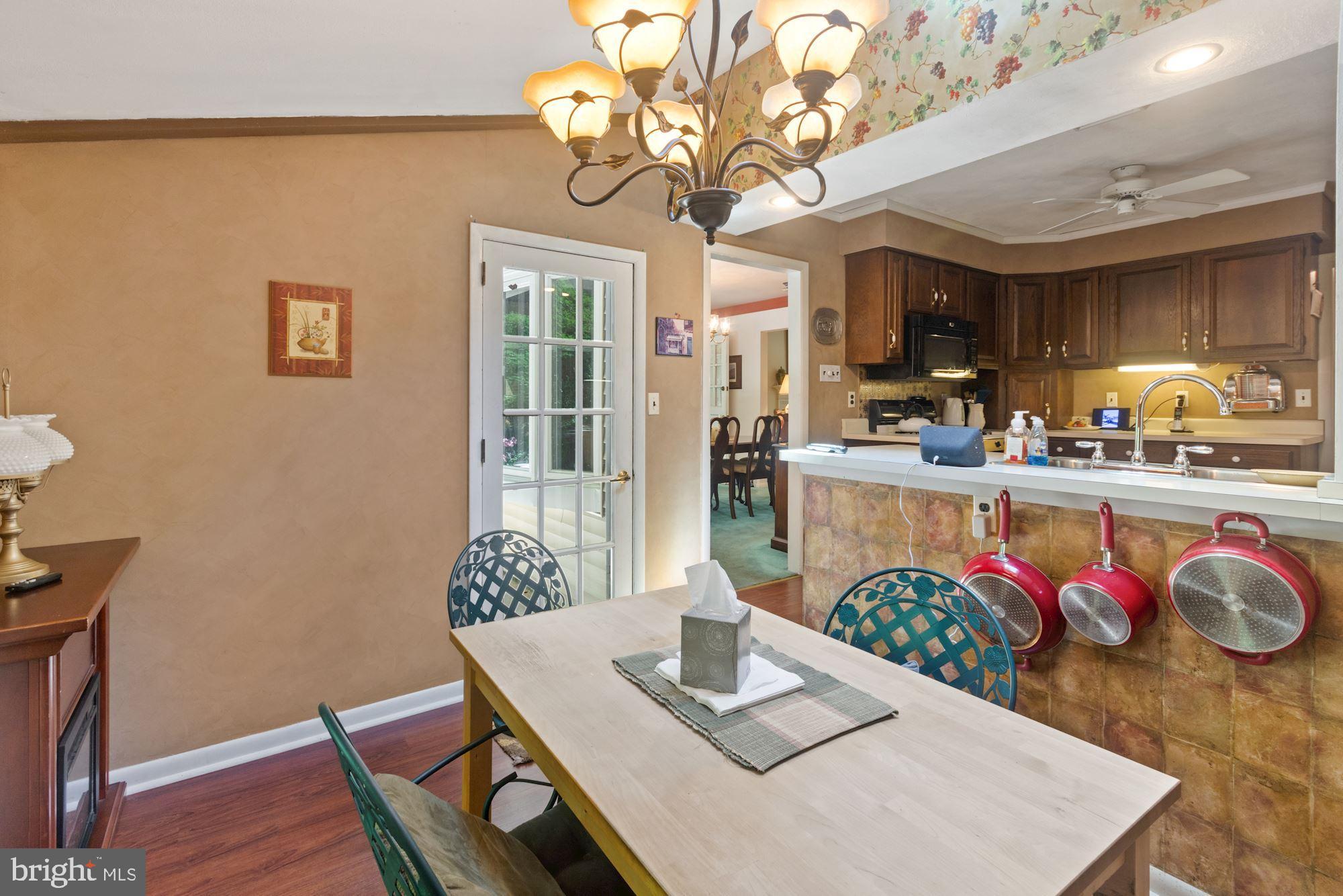 544 Upper Weadley Road Wayne, PA 19087 - Photo 11 of 43 BREAKFAST NOOK