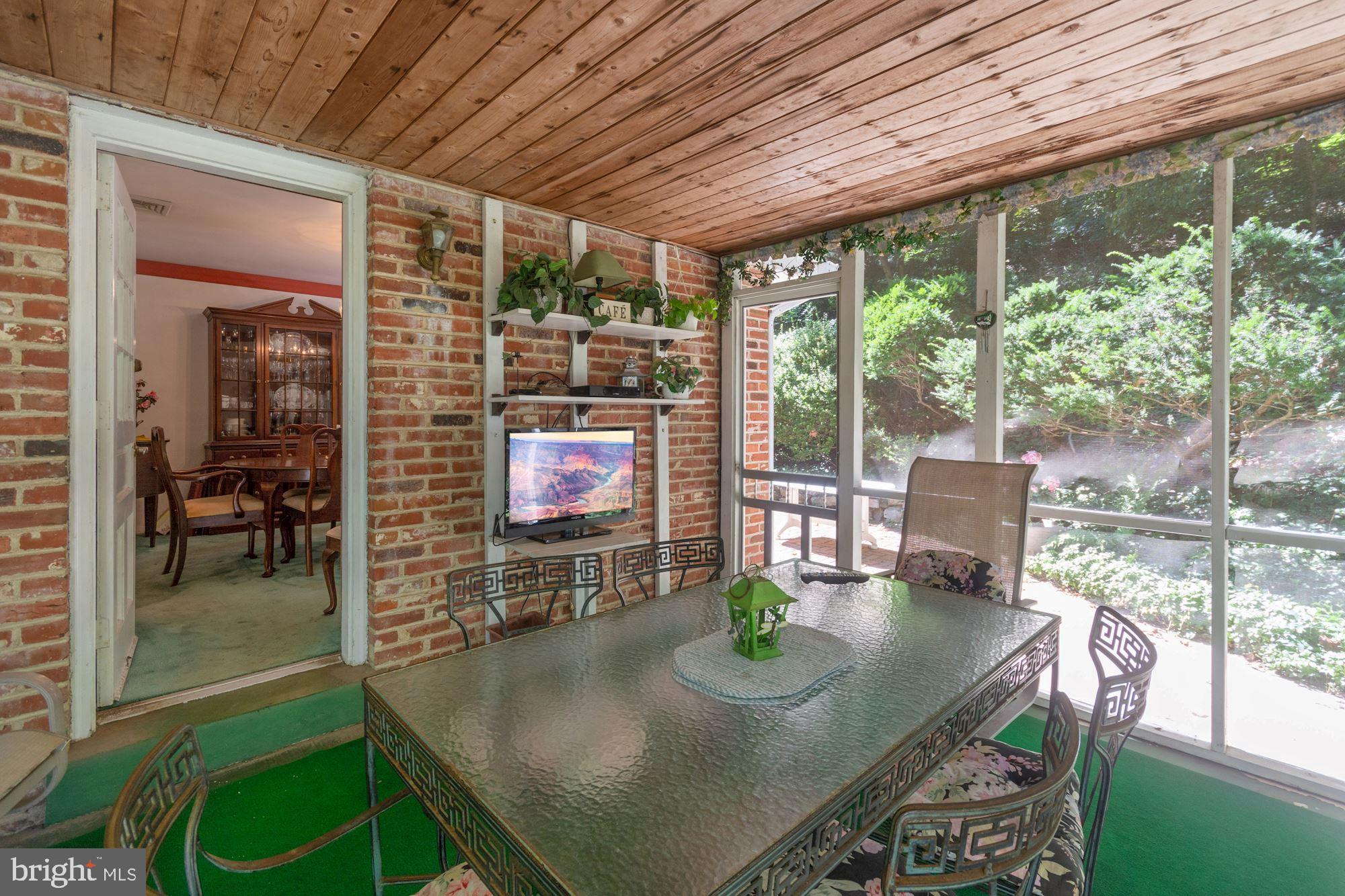 544 Upper Weadley Road Wayne, PA 19087 - Photo 15 of 43 SUN ROOM