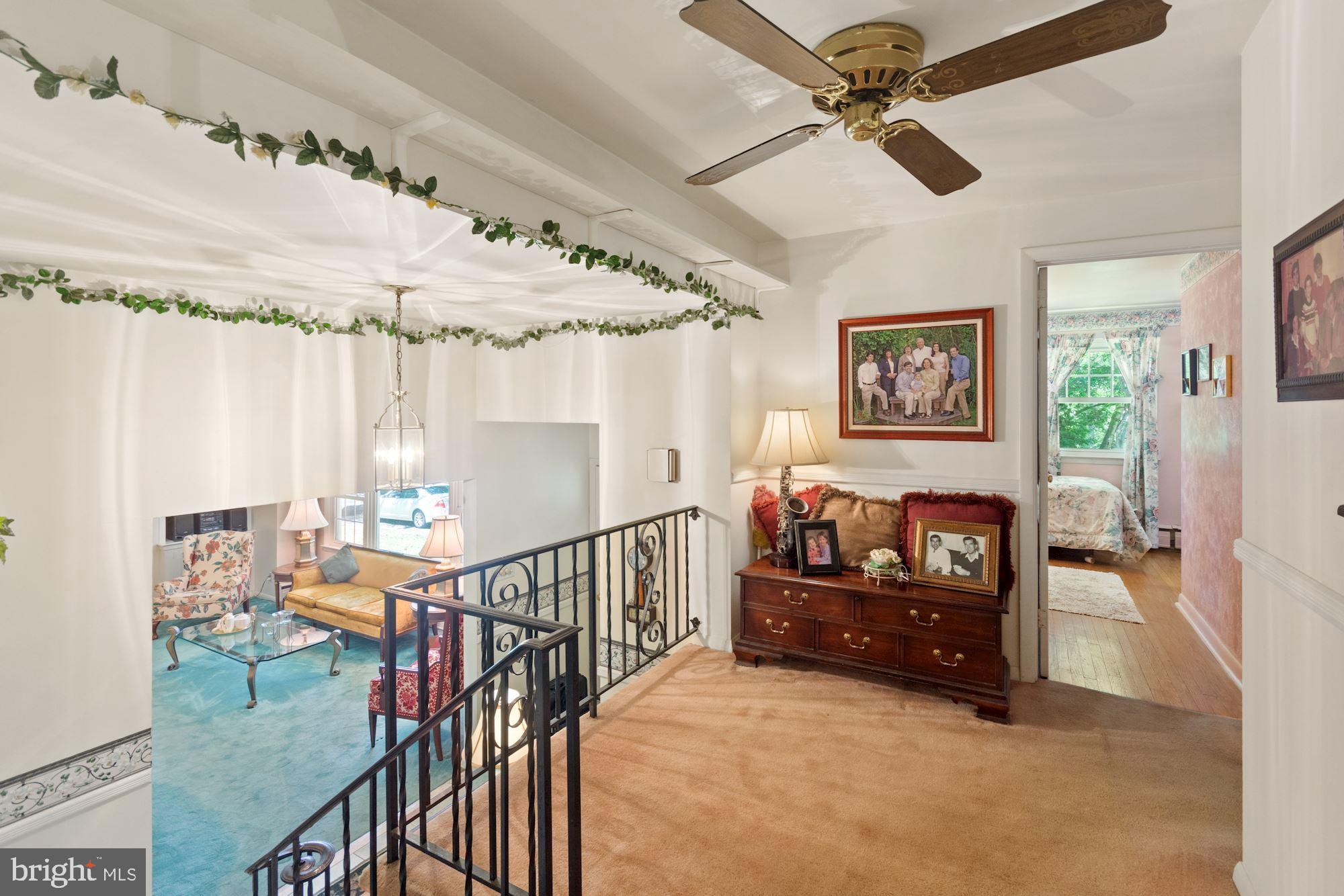 544 Upper Weadley Road Wayne, PA 19087 - Photo 16 of 43 TOP FLOOR
LANDING