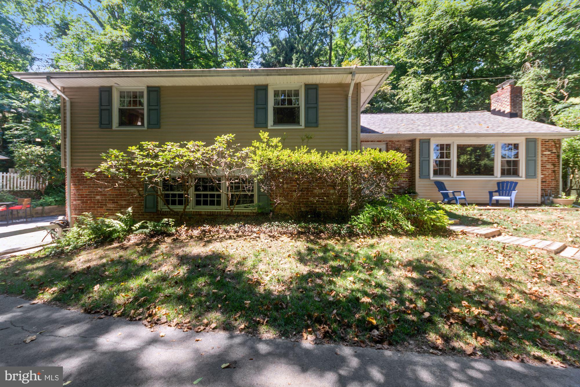 544 Upper Weadley Road Wayne, PA 19087 - Photo 2 of 43 FRONT YARD