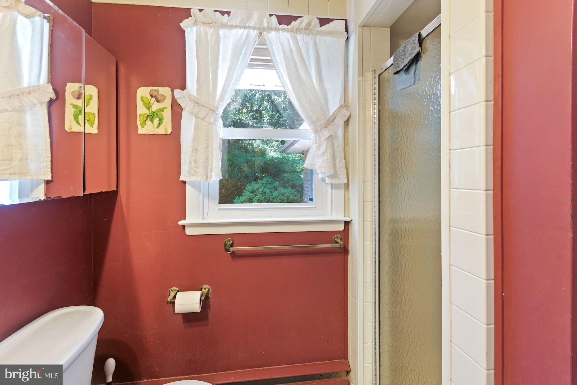 544 Upper Weadley Road Wayne, PA 19087 - Photo 23 of 43 FULL BATH