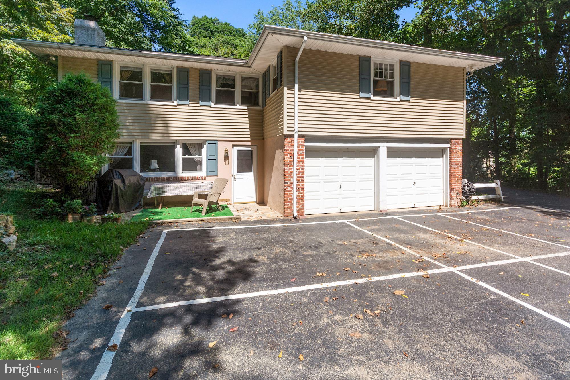 544 Upper Weadley Road Wayne, PA 19087 - Photo 30 of 43 BATMINTON COURT