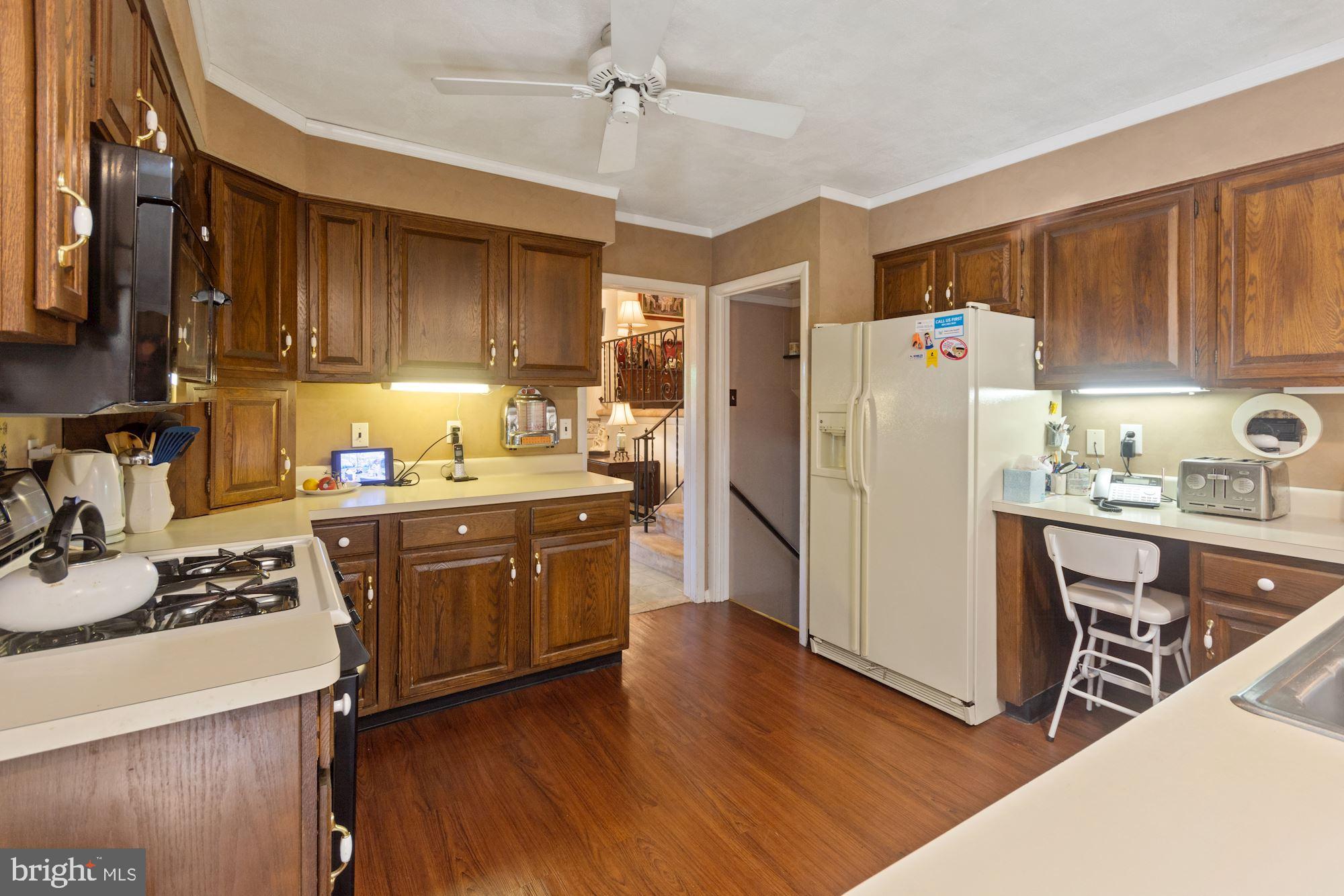 544 Upper Weadley Road Wayne, PA 19087 - Photo 9 of 43 KITCHEN