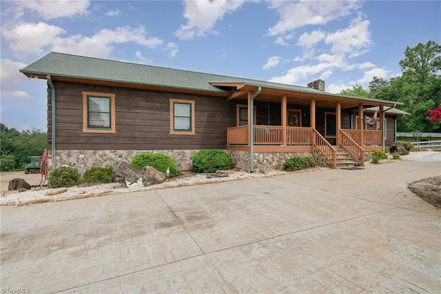 $1,200,000 | 300 Tom Hunter Road, Pilot Mountain, NC 27041