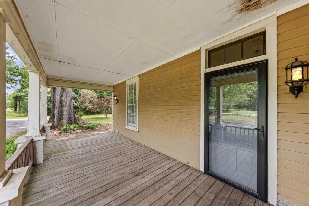 1047 Dixie Road Covington, GA 30014 - Photo 6 of 46 Gallery Image 6