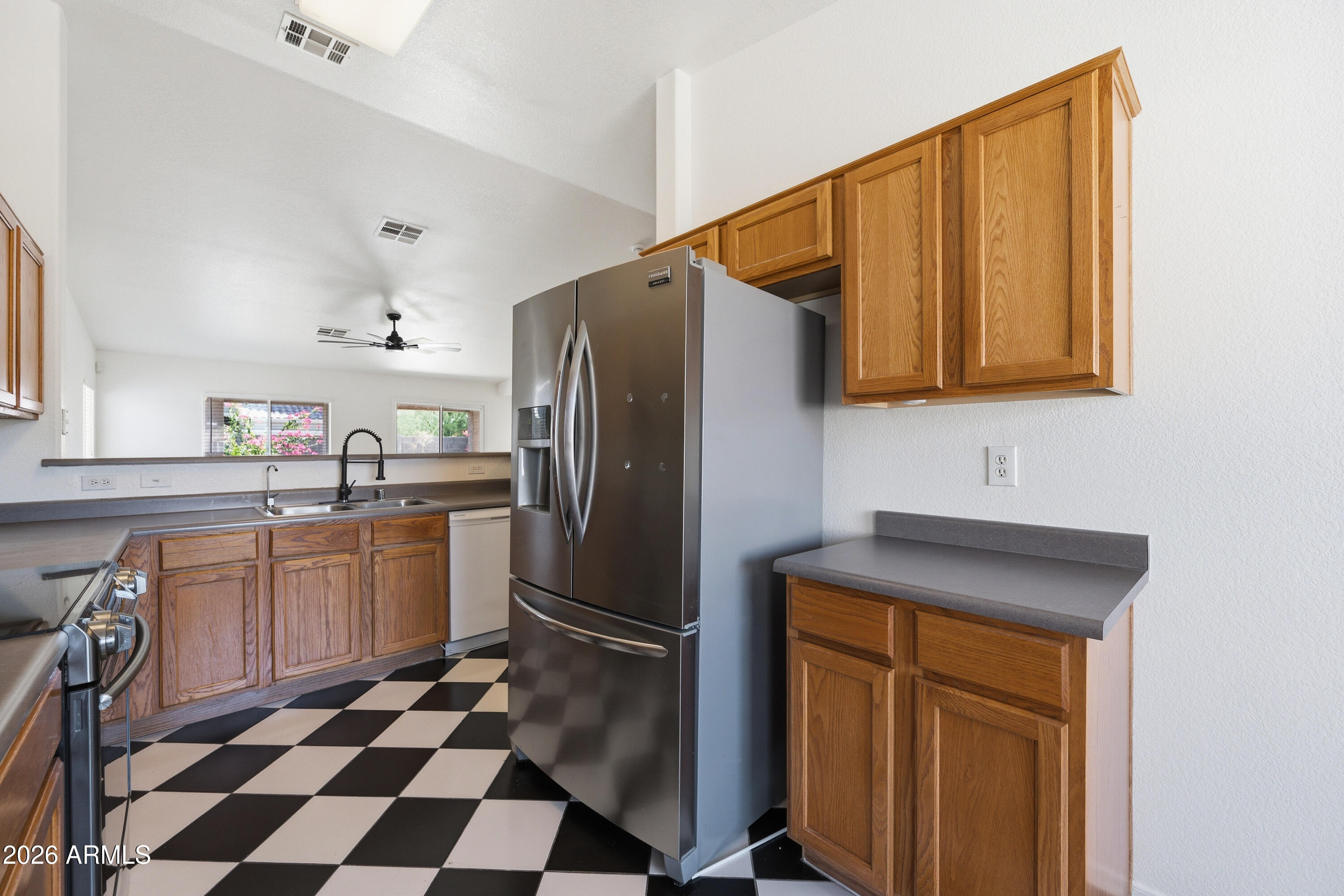 10469 West Granada Road Avondale, AZ 85392 - Photo 10 of 23 10-10469WGR-ocupix-