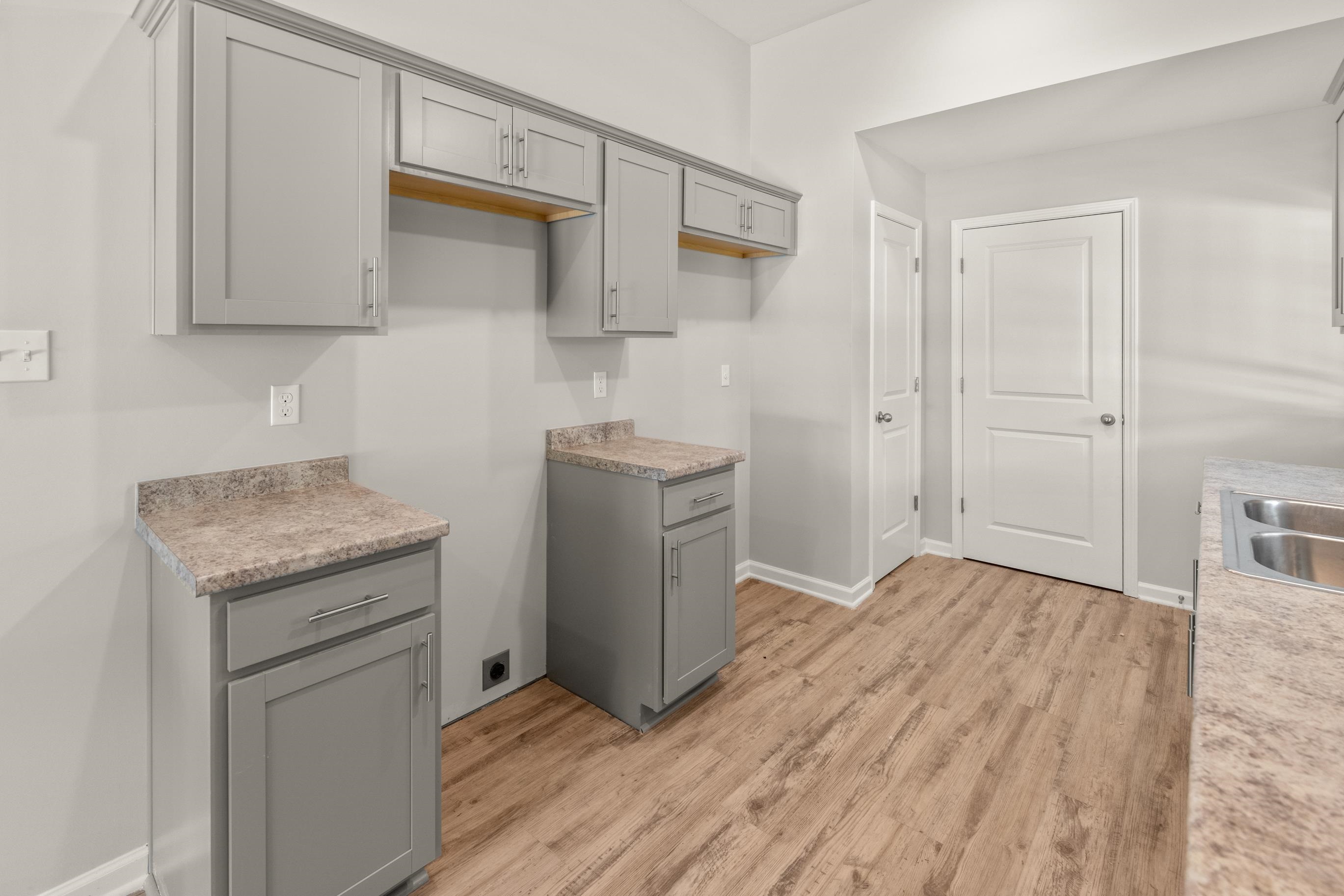 5279 Zodiac Road Memphis, TN 38118 - Photo 10 of 22 a view of a kitchen with electric appliances