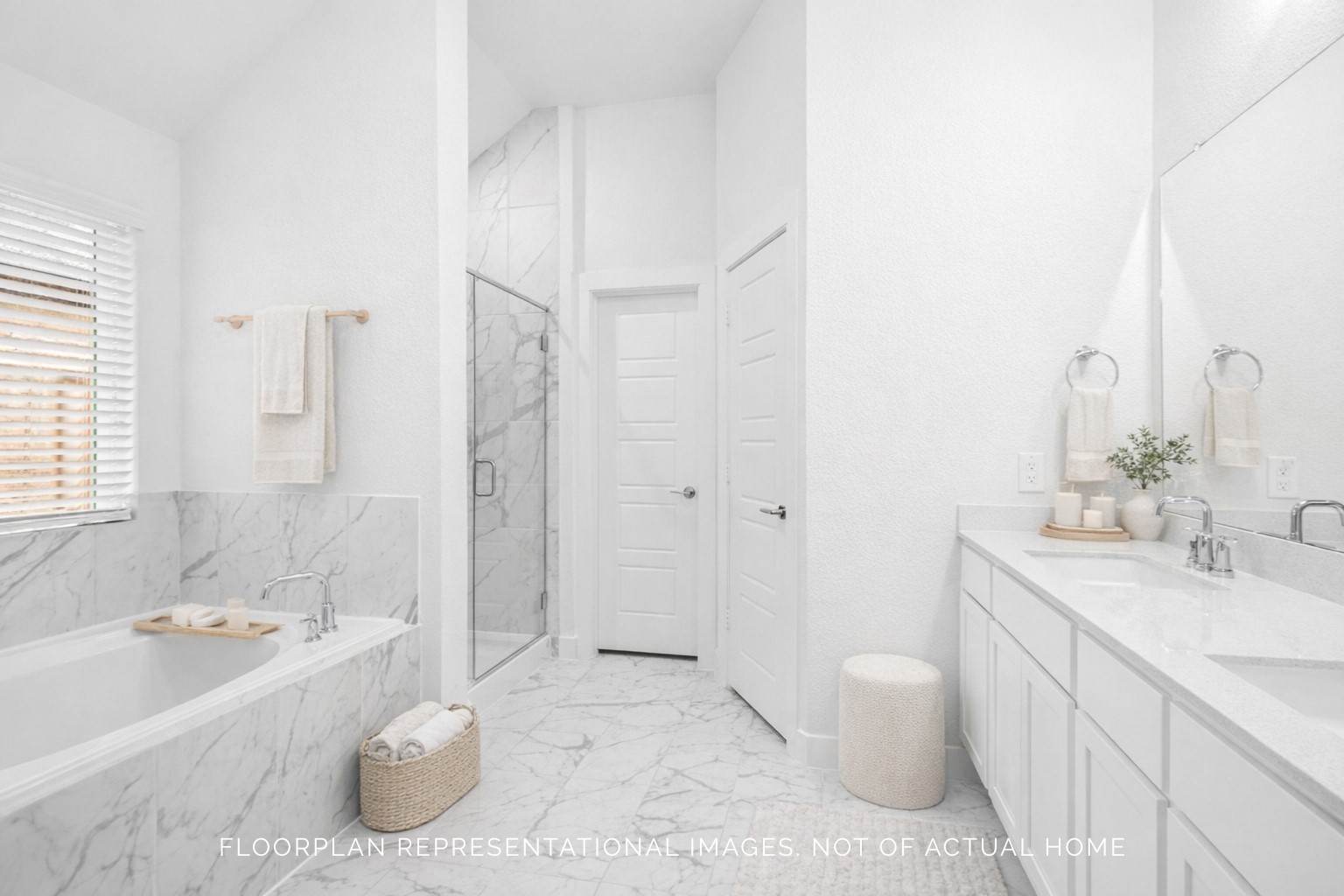 1816 Sleeping Hls Drive Rosenberg, TX 77471 - Photo 6 of 12 a bathroom with a tub sink and mirror