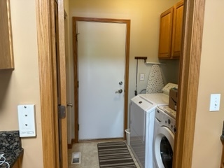 426 Vaughn Circle Aurora, IL 60502 - Photo 17 of 19 a view of bathroom with washing machine