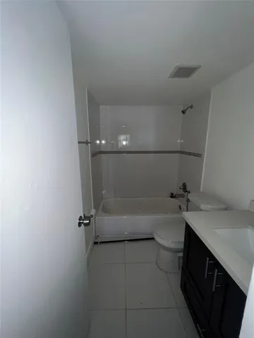 $1,750 | 1800 Sans Souci Boulevard, Unit 332, North Miami, FL 33181