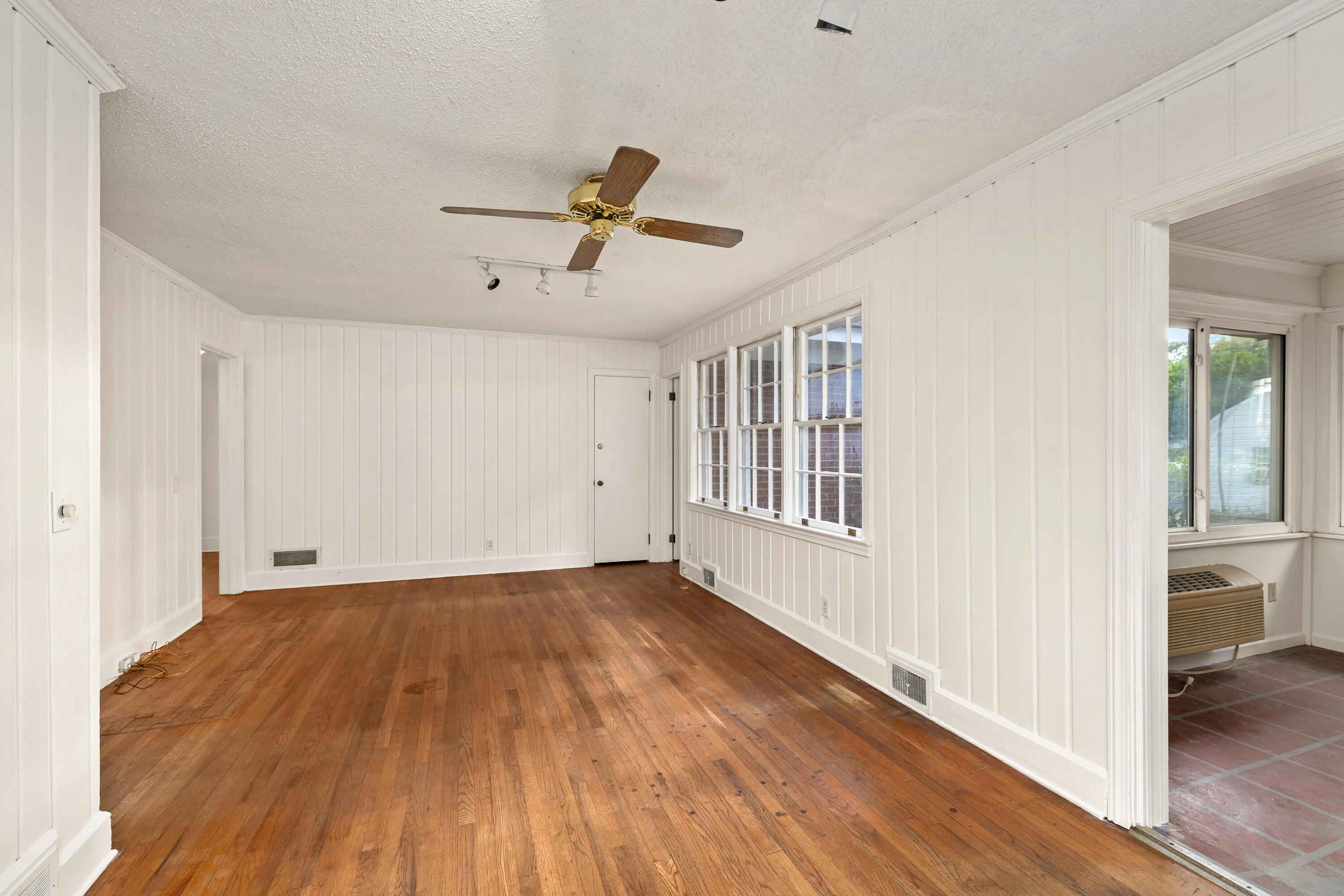38 Riley Street Sumter, SC 29150 - Photo 12 of 34 19