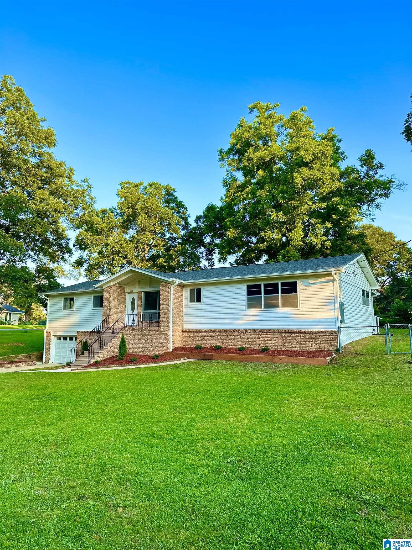 319 Hunter Road Gardendale, AL 35071 - Photo 2 of 31