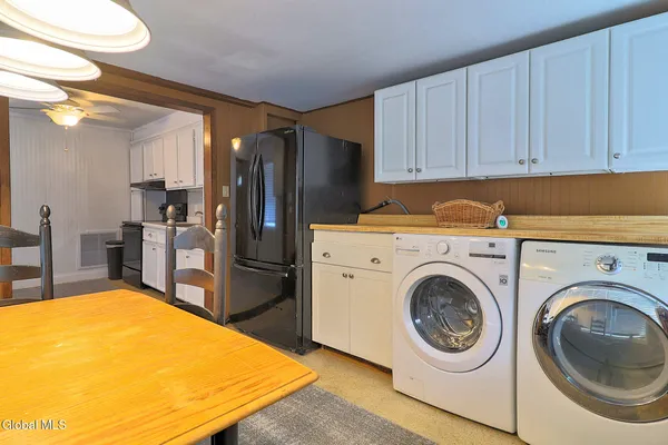 $235,000 | 1030 Helen Street, Rotterdam, NY 12303