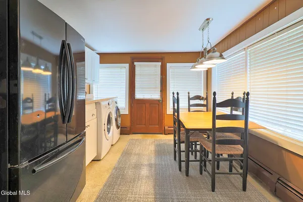 $235,000 | 1030 Helen Street, Rotterdam, NY 12303