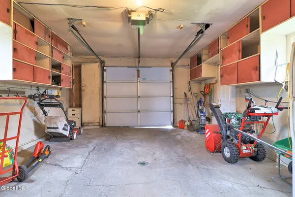 $235,000 | 1030 Helen Street, Rotterdam, NY 12303