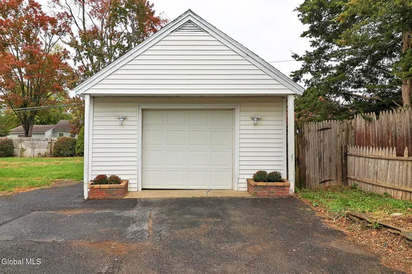 $235,000 | 1030 Helen Street, Rotterdam, NY 12303