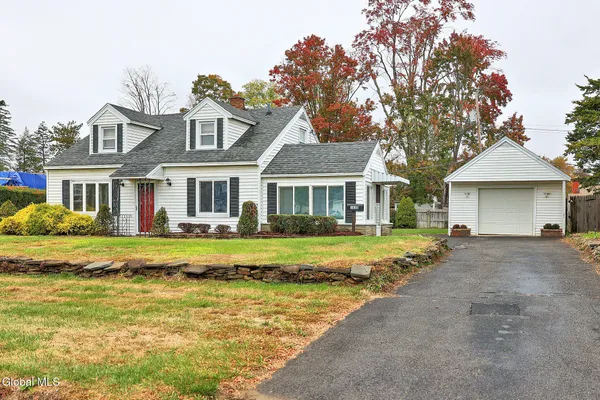 $235,000 | 1030 Helen Street, Rotterdam, NY 12303