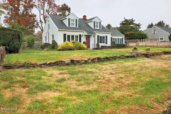 $235,000 | 1030 Helen Street, Rotterdam, NY 12303