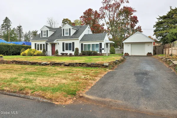 $235,000 | 1030 Helen Street, Rotterdam, NY 12303