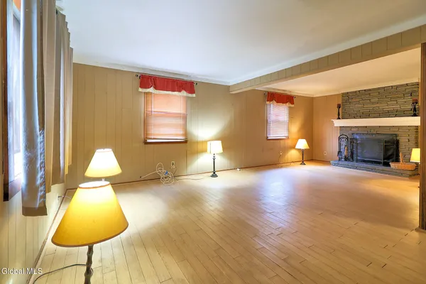 $235,000 | 1030 Helen Street, Rotterdam, NY 12303