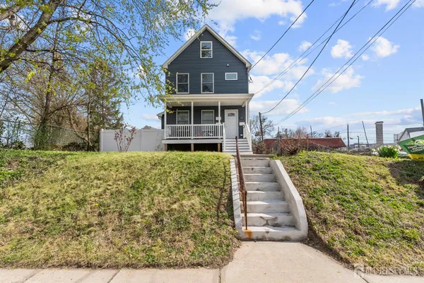 $1,950 | 816 King Georges Road, Unit 3, Fords, NJ 08863