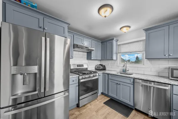 $1,950 | 816 King Georges Road, Unit 3, Fords, NJ 08863