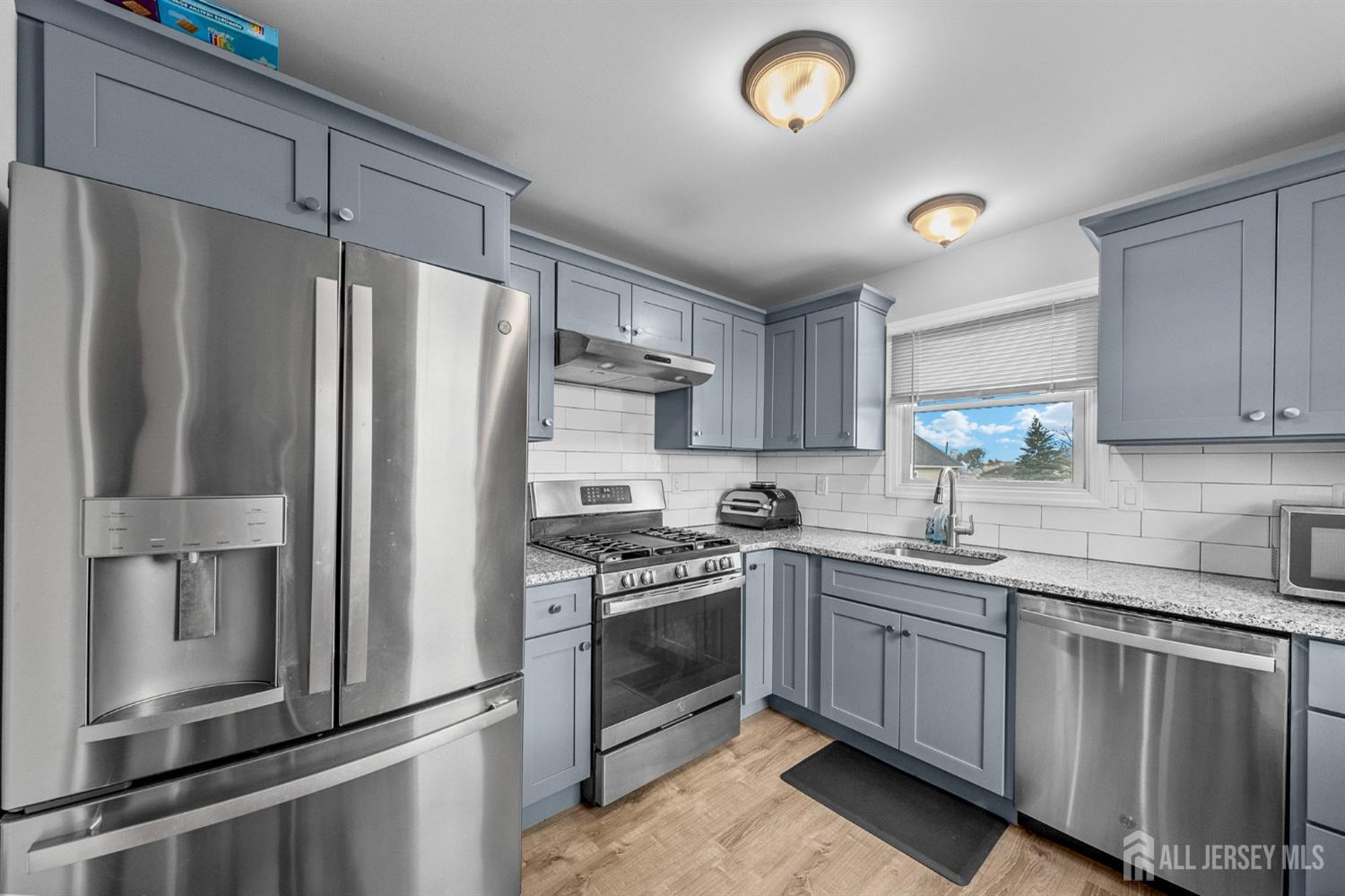 816 King Georges Road, Unit 3 Fords, NJ 08863 - Photo 3 of 16