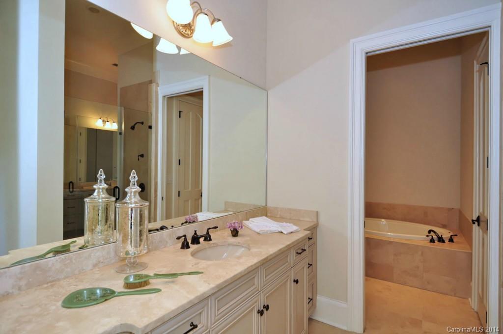 2223 Croydon Road, Unit 401 Charlotte, NC 28207 - Photo 15 of 22 Gallery Image 15