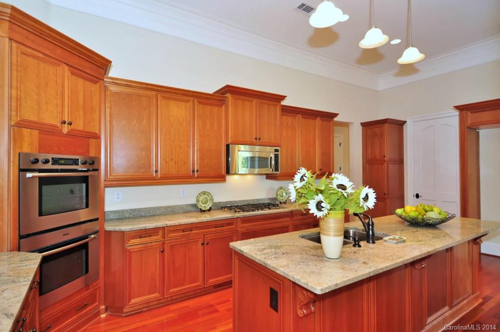2223 Croydon Road, Unit 401 Charlotte, NC 28207 - Photo 10 of 22 Gallery Image 10