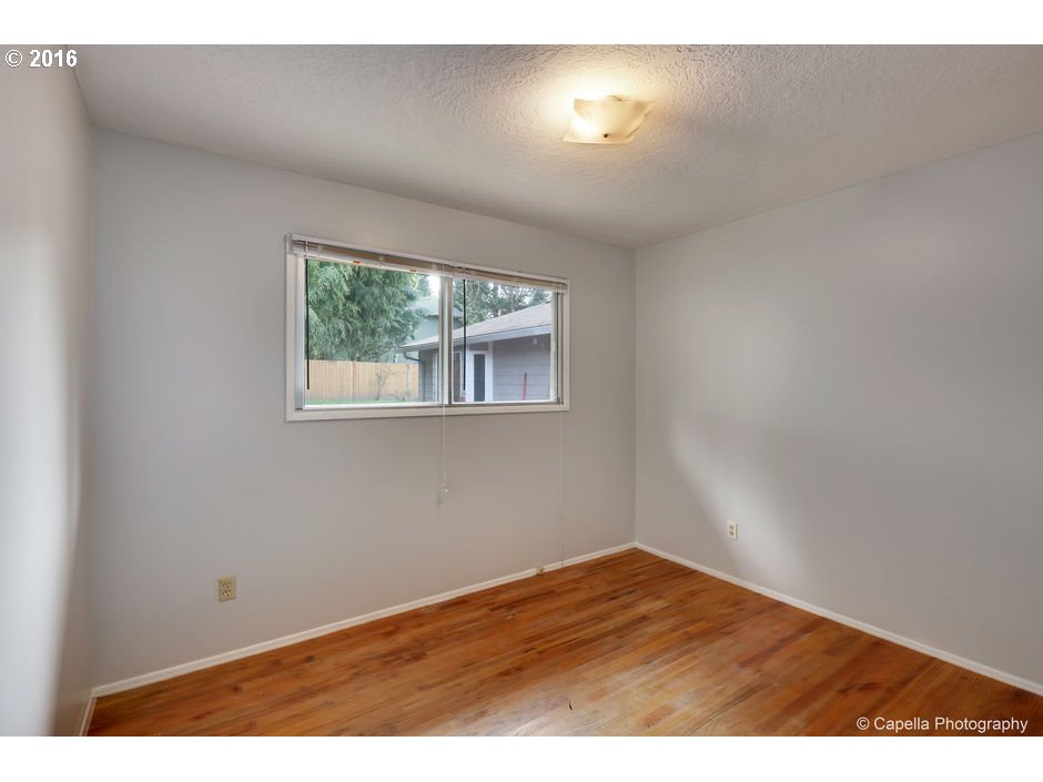 6440 Caldwell Road Gladstone, OR 97027 - Photo 16 of 23 Bedroom