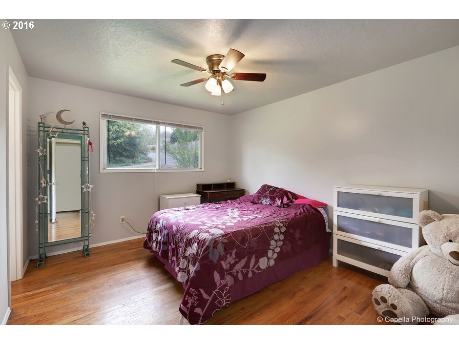 6440 Caldwell Road Gladstone, OR 97027 - Photo 19 of 23 Bedroom, Primary