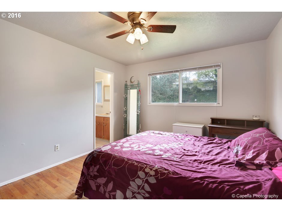 6440 Caldwell Road Gladstone, OR 97027 - Photo 20 of 23 Bedroom, Primary