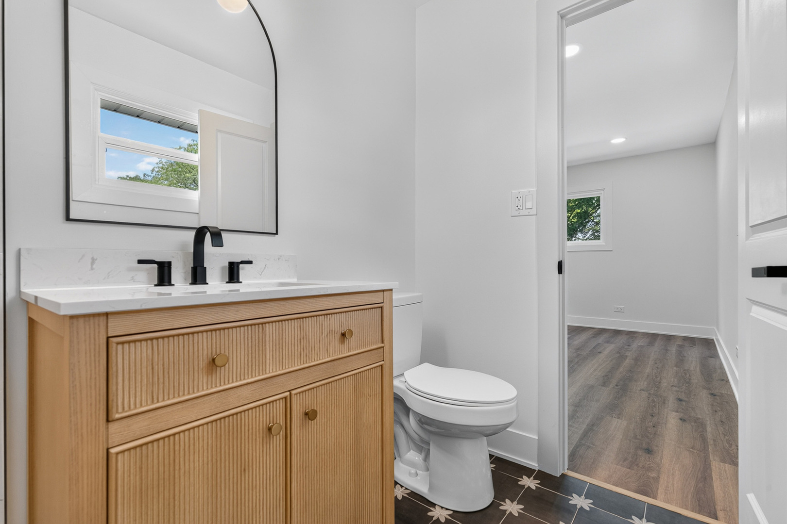 405 West Newport Road Hoffman Estates, IL 60169 - Photo 17 of 30