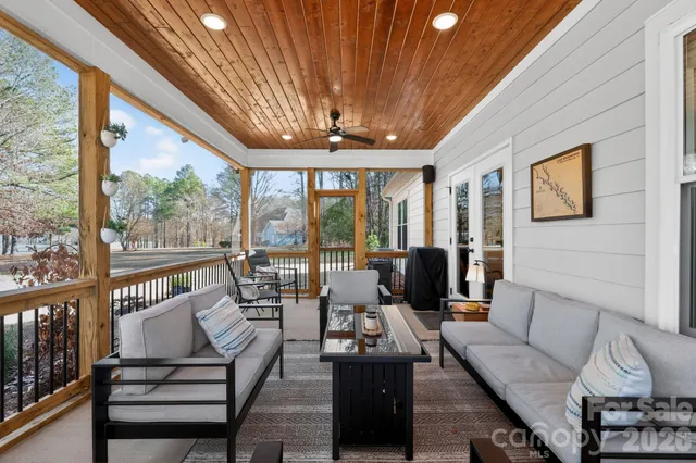 $489,900 | 401 Grand Harbor Boulevard, Ninety Six, SC 29666