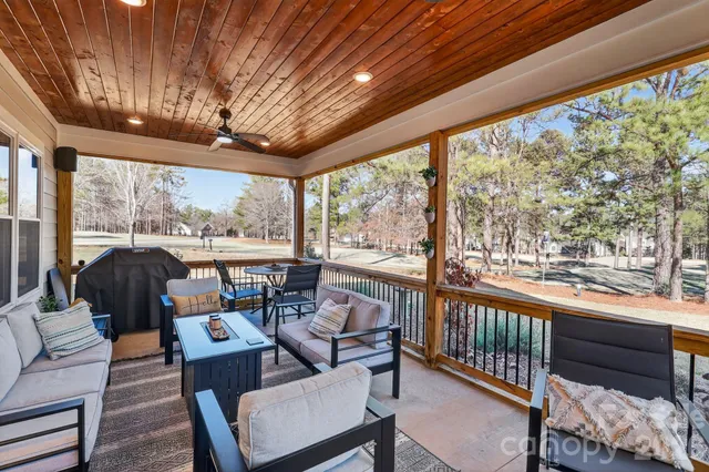 $489,900 | 401 Grand Harbor Boulevard, Ninety Six, SC 29666