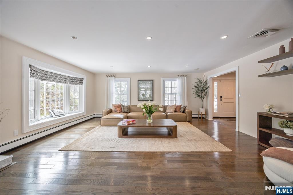 202 Chestnut Ridge Road Saddle River, NJ 07458 - Photo 10 of 50