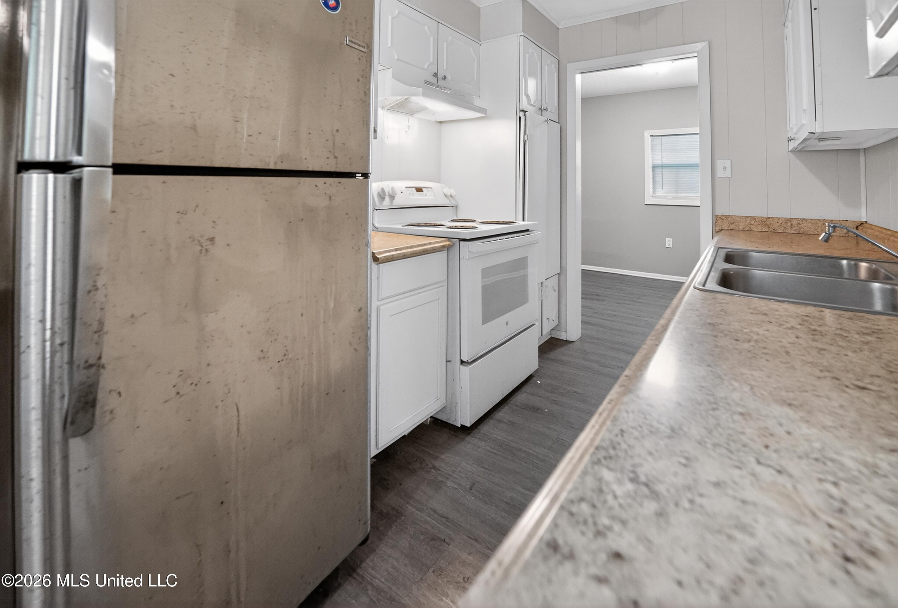 620 Queen Circle Jackson, MS 39209 - Photo 27 of 43 27_620_Queen_Cir-Kitchen-6543