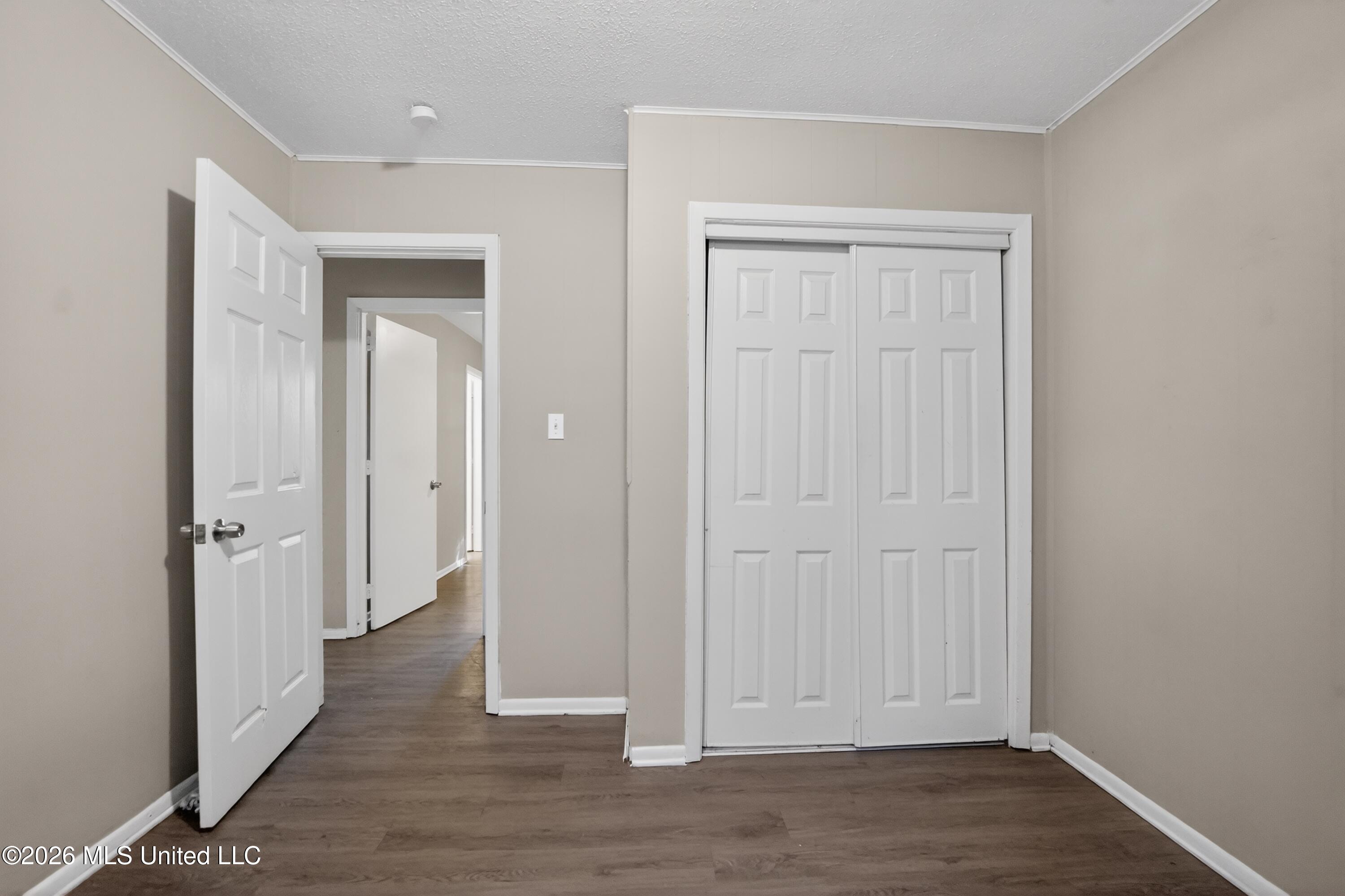 620 Queen Circle Jackson, MS 39209 - Photo 28 of 43 28_620_Queen_Cir-Bedroom-6532