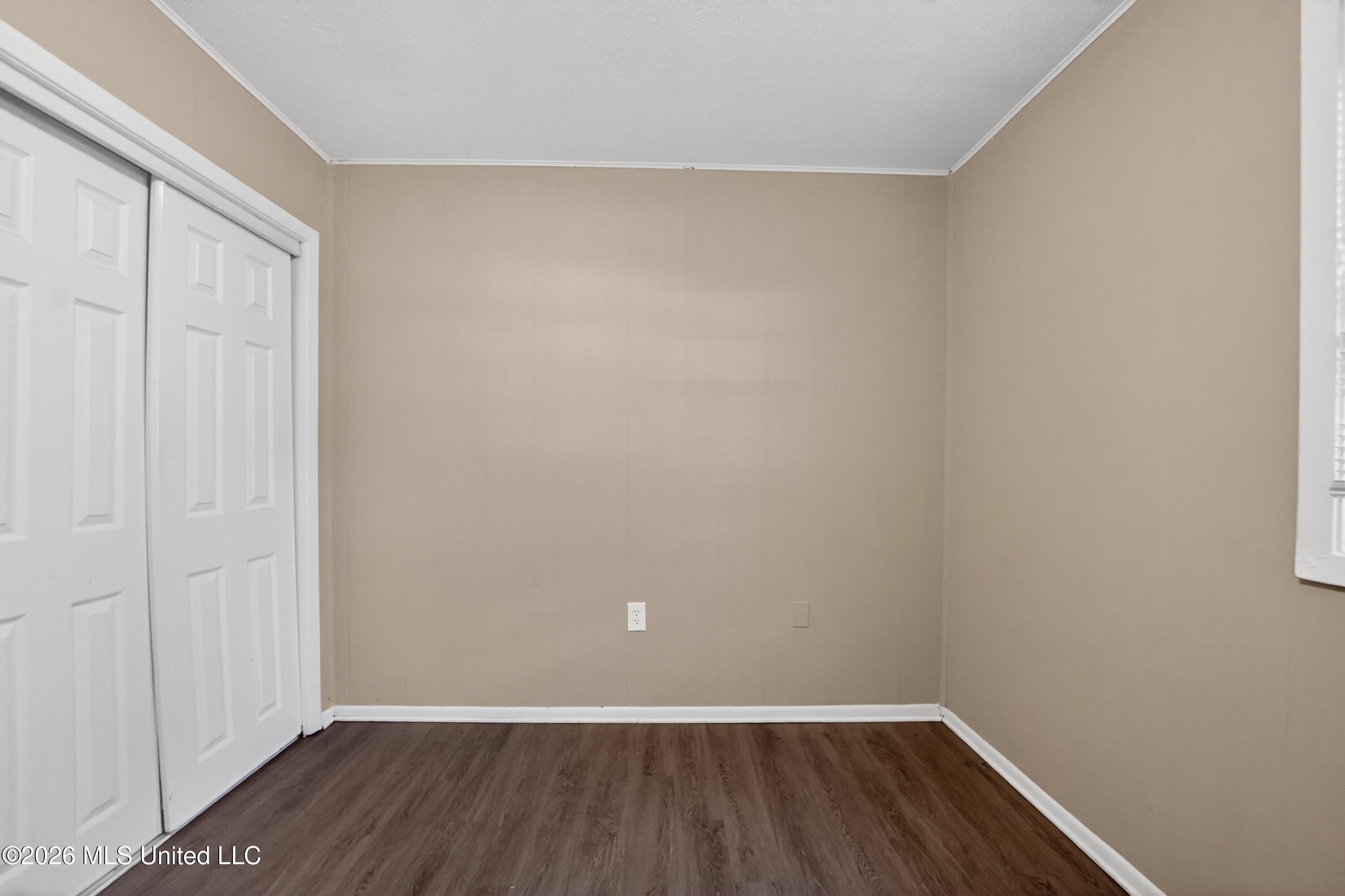 620 Queen Circle Jackson, MS 39209 - Photo 29 of 43 29_620_Queen_Cir-Bedroom-6531