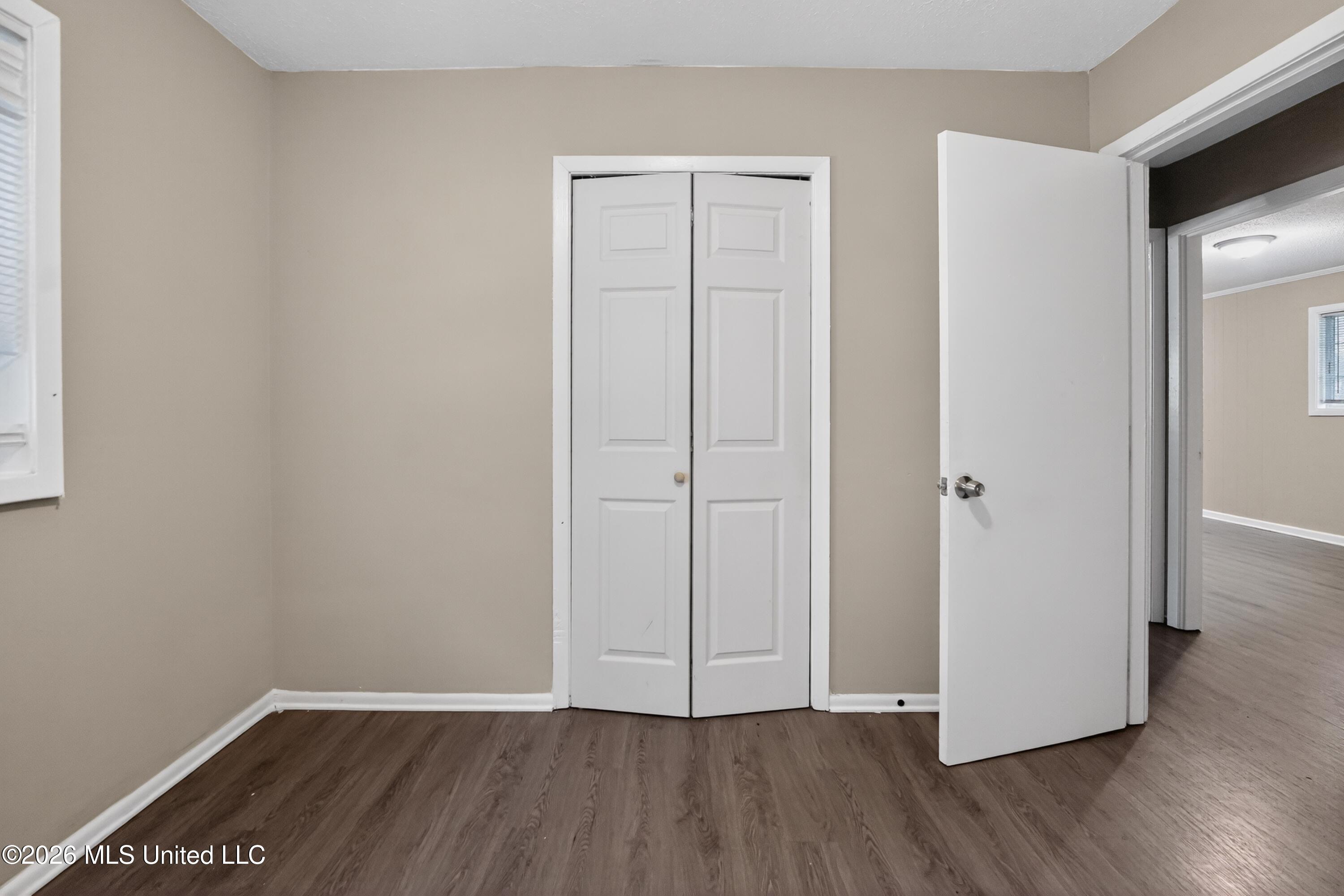 620 Queen Circle Jackson, MS 39209 - Photo 35 of 43 35_620_Queen_Cir-Bedroom-6516
