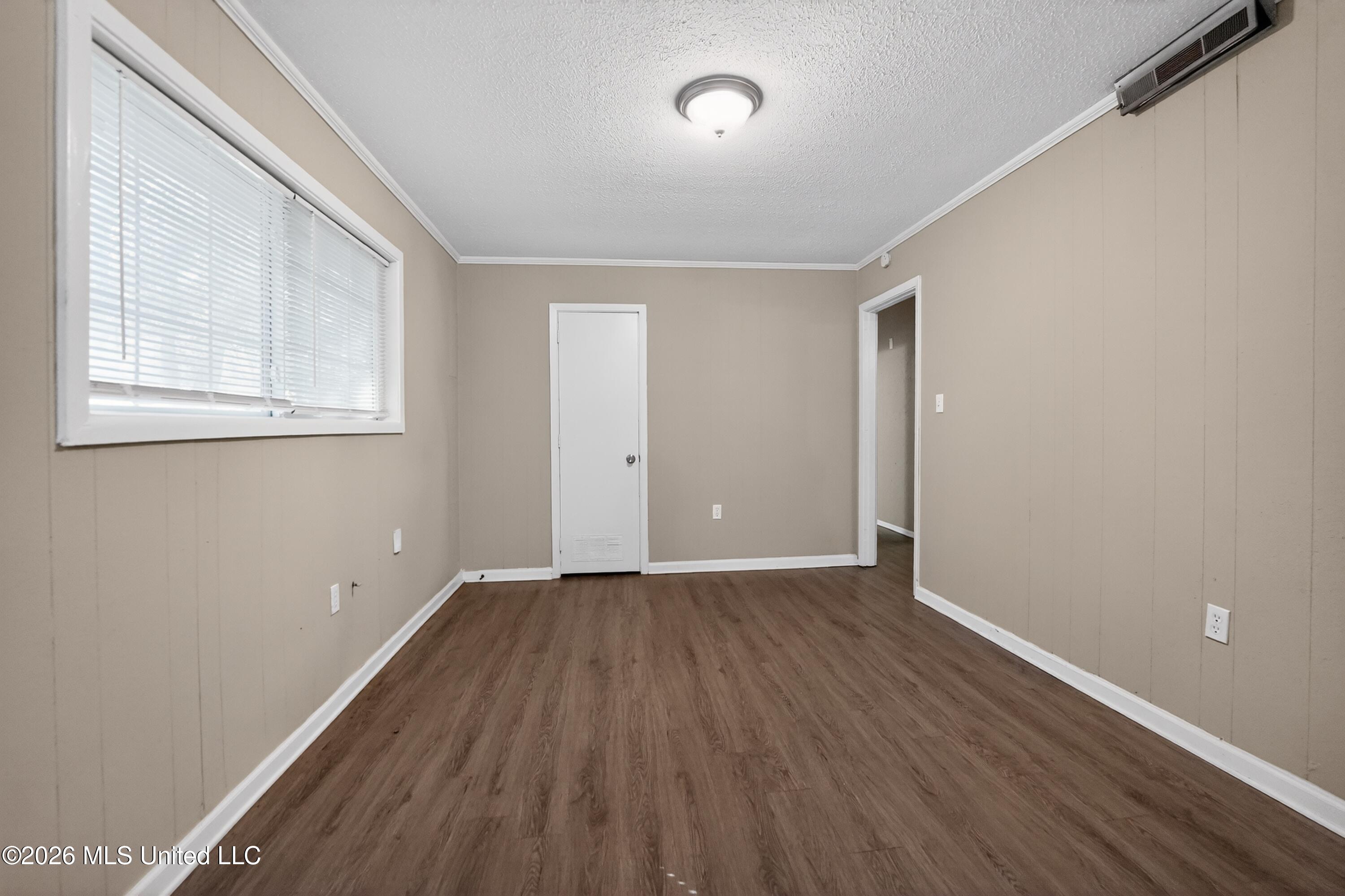 620 Queen Circle Jackson, MS 39209 - Photo 37 of 43 37_620_Queen_Cir-Bedroom-6539