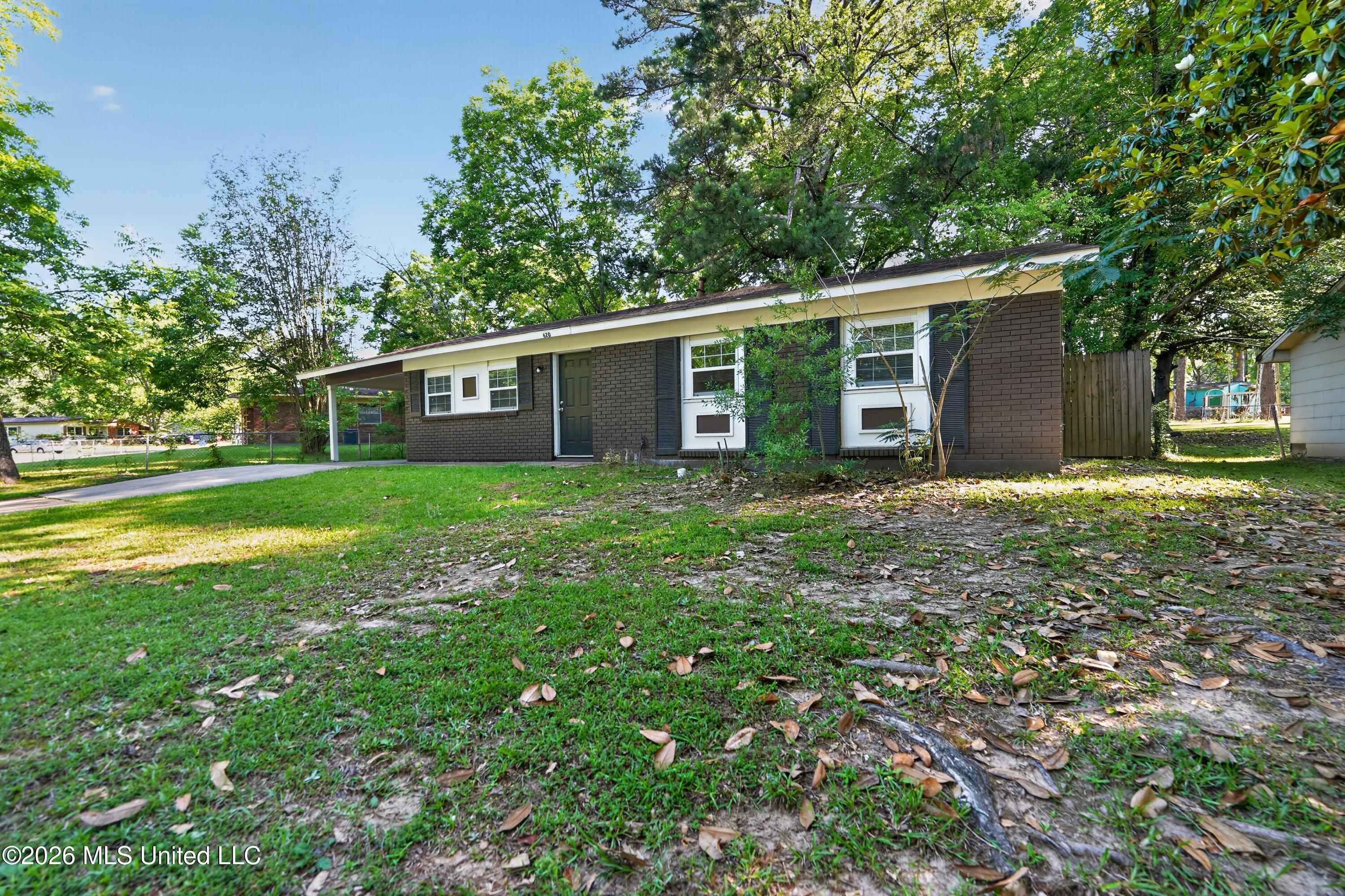 620 Queen Circle Jackson, MS 39209 - Photo 5 of 43 05_620_Queen_Cir-Exterior-6551