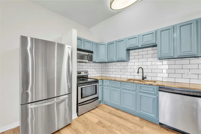 $3,850 | 2403 South 3rd Street, Austin, TX 78704