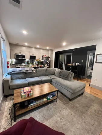 $5,300 | 288 Columbia Street, Unit 2, Cambridge, MA 02141