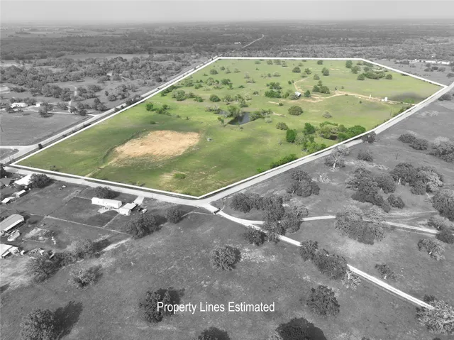 $700,000 | 141 St Giddings Tx 78942, Giddings, TX 78942