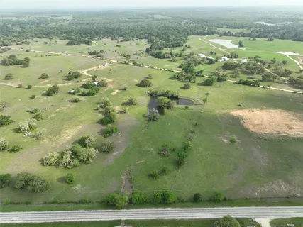 $700,000 | 141 St Giddings Tx 78942, Giddings, TX 78942