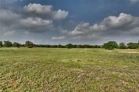 $700,000 | 141 St Giddings Tx 78942, Giddings, TX 78942
