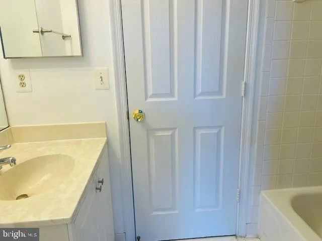 $2,500 | 10010 Vanderbilt Circle, Unit 119, Rockville, MD 20850